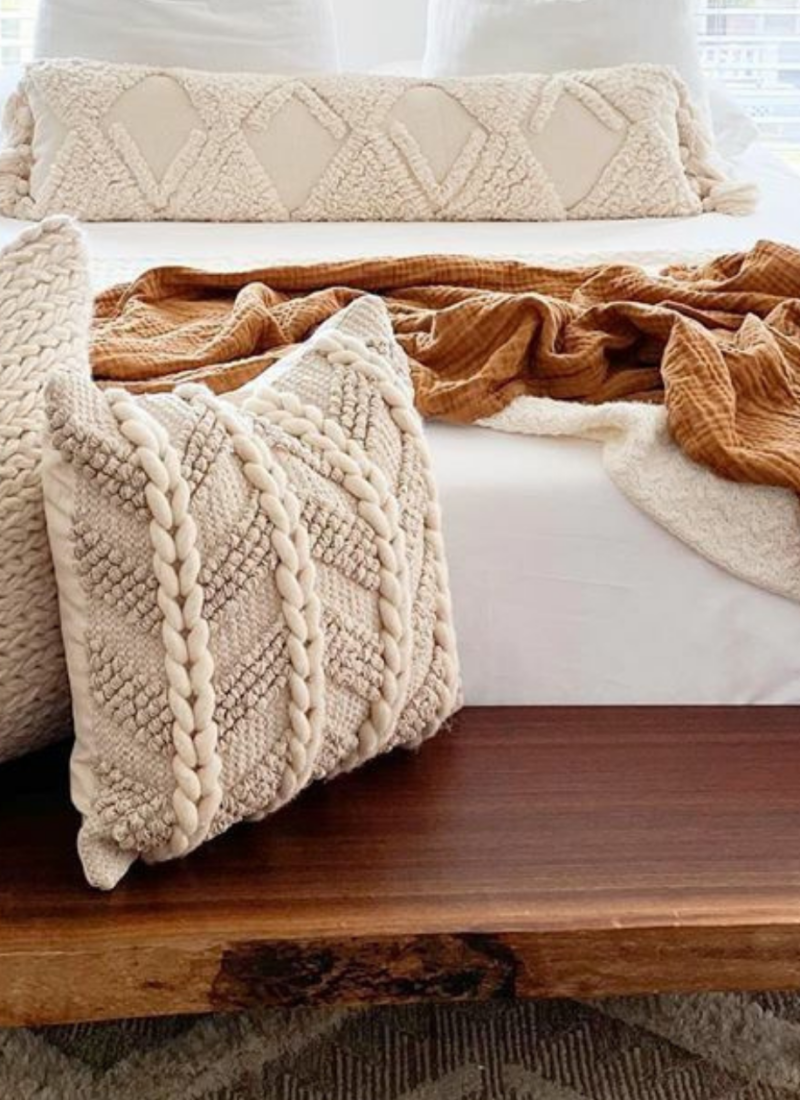 Learn How To Make Your Apartment Insanely Cozy in 7 Easy Steps